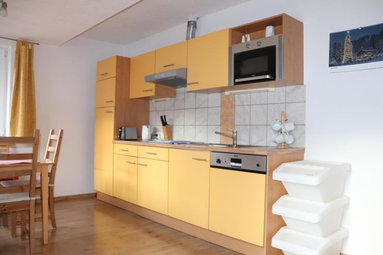 Haus Aperies Apartment Pettneu am Arlberg Exterior photo